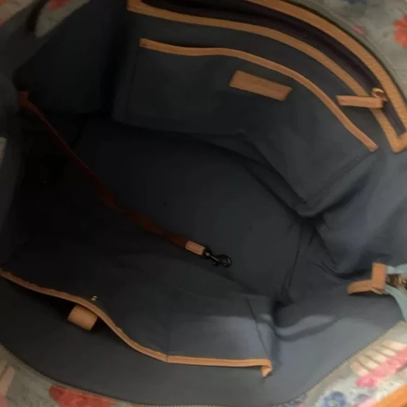 Dooney and Bourke Cupcake Tote Purse No Longer Made Lmtd Edition Price Firm - Picture 3 of 4